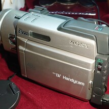 502【MiniDVテープ録画再生/外部出力OK】SONY デジタルビデオカメラ DCR-TRV900 ソニー 本体 バッテリー 充電器 リモコン ダビング_画像4