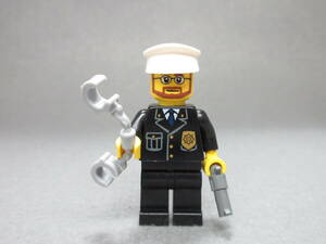 LEGO★54 正規品 街の人 警察官 機動隊 ミニフィグ 同梱可能 レゴ シティ タウン 働く人 男 女 子供 会社員 ポリス police 警官 警察署