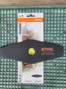 STIHL　カッティングアタッチメント二枚刃中心穴径25.4