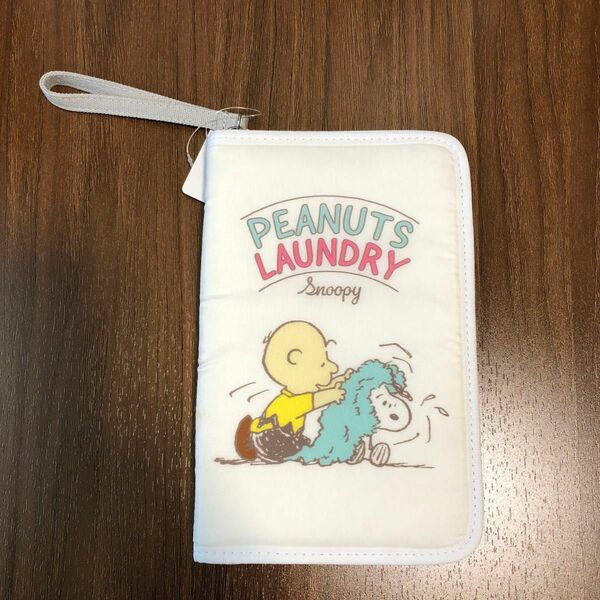 パスケース　スヌーピー　SNOOPY ケース