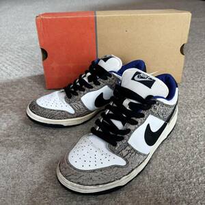 SUPREME × SB DUNK LOW PRO "WHITE CEMENT" 304292-001 （ホワイト/ブラック/セメントグレー）