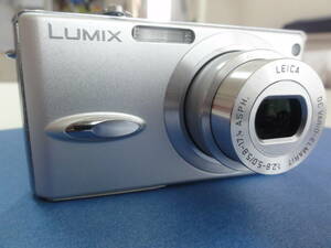 美品Panasonic パナソニック LUMIX DMC-FX8 シルバー撮影可能　簡易動作確認済