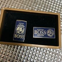 サントリーBOSS【非売品・ピンバッチ2点セット】未使用保管品［現状現品渡し】店舗倉庫保管［当時物】ボス［令和】_画像5