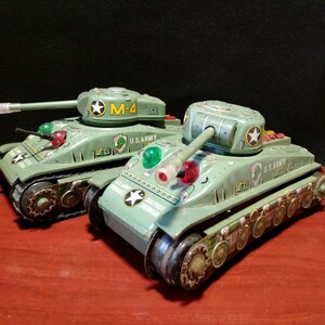 ブリキの戦車完全ジャンク品２台