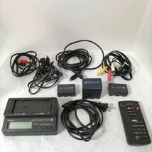 SONY ソニー AC-VQ800 ACアダプター 充電器 RMT-811 リモコン NP-FM90×1個 NP-FM50×2個 バッテリー ケーブル類 セット ジャンク品_画像1