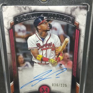 acuna jr 直筆サインカード topps mlb auto アクーニャ mvp 40-70 ブレーブスの画像1