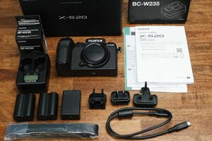 FUJIFILM X-S20 ボディ ＆ バッテリーチャージャー BC-W235 & 充電式バッテリー NP-W235 セット 富士フイルム