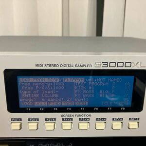 AKAI S3000XL デジタルサンプラー 動作品　フロッピーOK 現状品　早い者勝ち