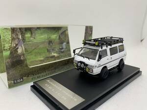 Autobots 1/64 三菱 デリカ MITUBISHI DELICA ホワイト J04-R-430 