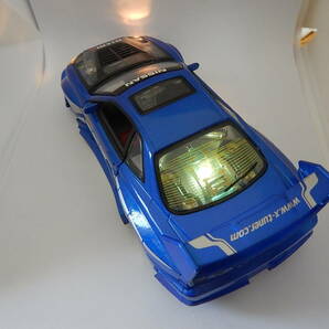 1/24? Nissan Skyline V-SPEC GT-R (R34) NISMO ライト・リアオーディオ・サイドスカート下部点灯ドア開閉 おもちゃ！の画像4