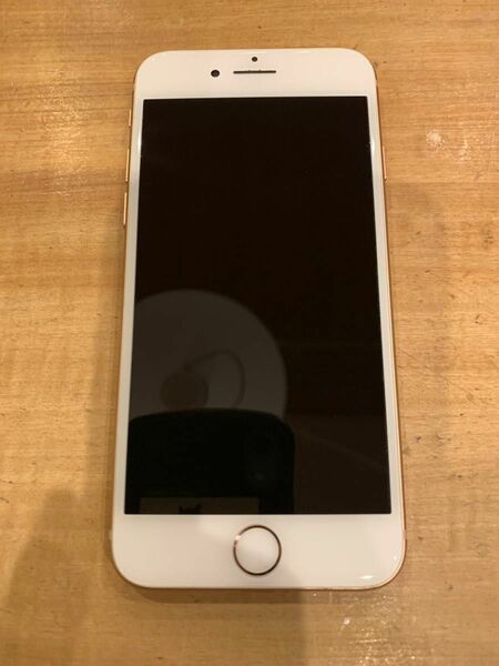 iPhone 8 Gold 64 GB SIMフリー　美品