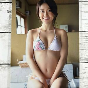 [ high quality laminate processing ][ Ooshima Yuuko AKB48 ] FRIDAY 2013 year 1/4 magazine scraps 9P B5 film swimsuit bikini model performer woman super 