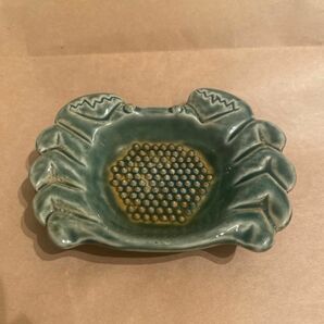 おろし器 陶磁器 すりおろし器 カニデザイン 緑 モスグリーン 可愛い 蟹デザイン
