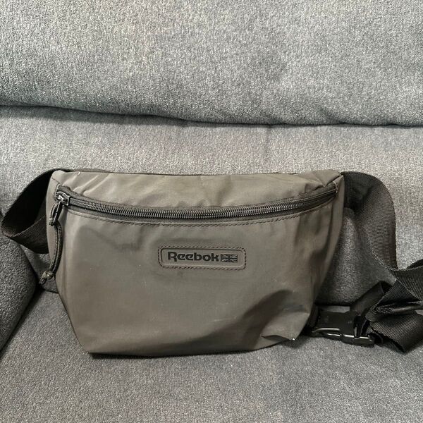 Reebok ボディバッグ ウエストポーチ