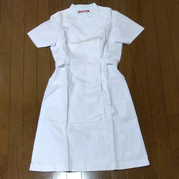 看護師白衣　半袖Sサイズ
