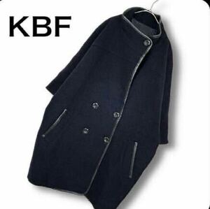 KBF 圧縮ウール　ケープコート　黒色　シック　上品　カジュアル