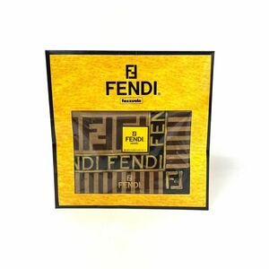 FENDI フェンディ　ズッカ柄　ハンカチ　スカーフ　バンダナ　レディース　ブランド