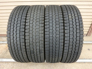 ★ 700R16 12PR ★ 4本セット!! ★ DUNLOP ★ WINTER MAXX LT03　約10㎜　2020年製　良品スタッドレス　700-16　ライトトラック