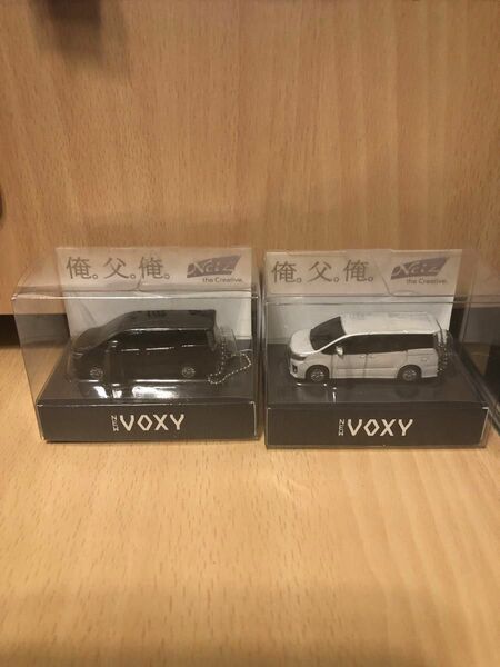VOXY ヴォクシー キーホルダー　非売品　プルバックカー　LED