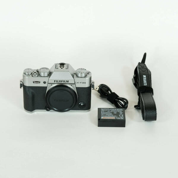 [良品｜シャッター数784回] FUJIFILM X-T30 II ボディ シルバー / 富士フイルムXマウント / ミラーレス一眼 / APS-C