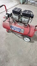 オイルレスエアーコンプレッサー KENOH KSL-4130 30L 0.75KW 100V ジャンク_画像1