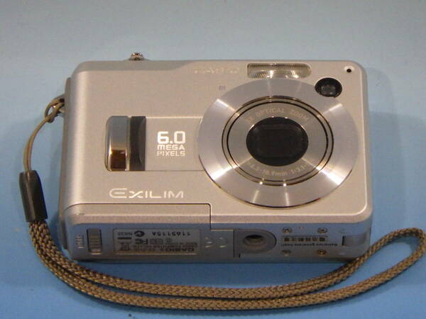 EX-Z110 デジタルカメラ本体のみ EXILIM 6.0 MEGA PIXELS シルバー CASIO カシオ 中古品