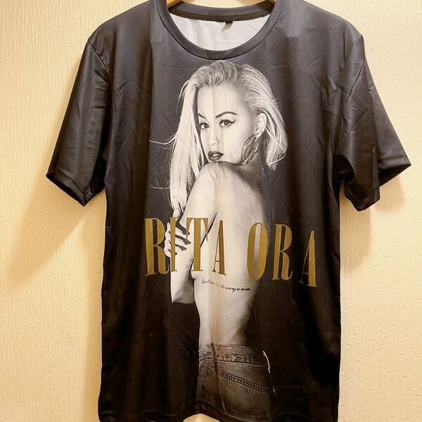 新品★ブラック★Rita Ora★リタオラ★セクシーTシャツ★ユニセックス★Lブラック バンド Tシャツ 