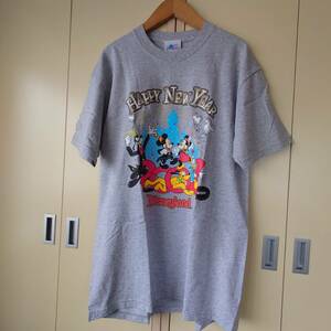 ディズニーランド‐リゾートDisneyland Resortアメリカンブランド古着半袖Tシャツ(adultМ)グレー綿混Mickey Mouse他プリント706-6E1412