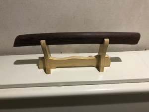 鉄刀木　木剣　懐剣　守り刀　全長約34cm　重量約169ｇ　杢目磨き出し　無着色　無塗装　蜜蝋仕上げ　