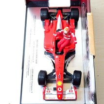 テ13【100】1円～ ホットウィール 1/18 ミニカー フェラーリ ミハエル・シューマッハ Ferrari M.Schumacher 2004 ワールドチャンピオン_画像4