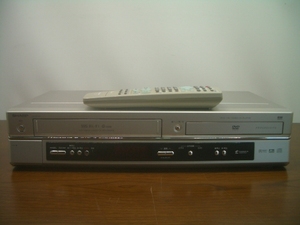 ◆SHARP　シャープ　VTR一体型DVDビデオプレーヤー　DV-GH700　DVD/VHS　ビデオデッキ　　