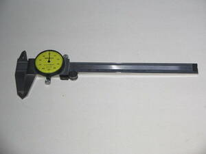 Mitutoyo, dial vernier calipers 150mm 1. is 1mm,1 memory is 0.01mm..0 basis point. rattling is is not. cut . oil. adhesion is is not.(3)