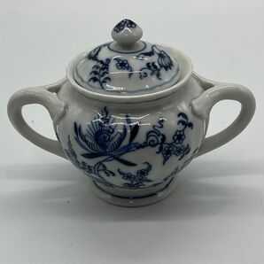 ブルーダニューブ Blue Danube シュガーポット 蓋付き ブルーオニオン 茶器 美しいデザイン 藍色