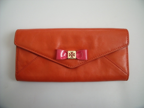 美品 ◆ TORY BURCH ◆ トリーバーチ ◆ リボン付き　本革 レザー製 ・ 2つ折り 長財布 ◆ オレンジ系 ◆ 送料無料！！