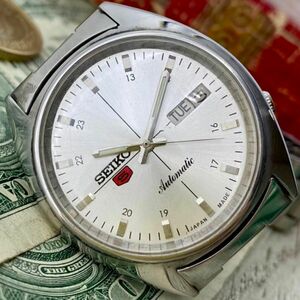 【レトロなデザイン】★送料無料★ セイコー5 SEIKO5 メンズ腕時計 シルバー 自動巻き ヴィンテージ アンティーク