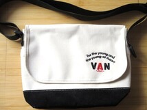VAN JAC 『 アーチロゴ刺繍 メッセンジャーバッグ 』 ショルダーバッグ ヴァンヂャケット 送料無料！！_画像1
