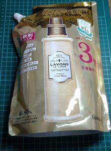 ラボン シャイニームーンの香り（旧シャンパンムーンの香り） 柔軟剤 詰替用 1440ml
