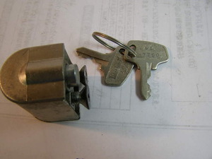 ホンダ純正 ハンドルロック 当時のロードパルから外した物 DAX スーパーカブ 旧車モンキーなどにも使用可オリジナルキー2個付き。