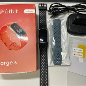 【中古】 fitbit charge6 Coral Champagne Gold スマートウォッチ 付属品未使用 充電台 予備バンド 青 保護フィルム Suica対応