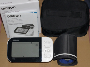 OMRON HCR-7601T ジャンク オムロン血圧計 Bluetoothでスマホと連携可 HCR-7602Tと同じ (HCR-750AT HCR-7502Tのバックライト付きモデル)