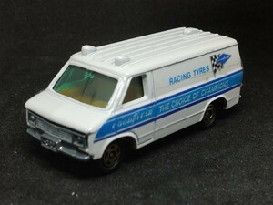 [ Tomica F23 blue box era made in Japan ] Chevrolet Chevy van white Gold wheel Grand Prix Speed shooter set model rare 