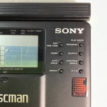 y5313 SONY Discman D-350 バッテリーケース 専用ケース付き ソニー CDプレーヤー ディスクマン レトロ 当時物 希少 通電確認済 ジャンク_画像5