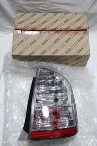 【未使用】 Prius NHW20 後期 Genuine right Tail lampランプ / STANLEY 47-13 / 81551-47080 