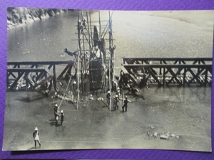 ★生写真　日本軍　戦中　戦後　マニラ市　戦々写真　日本兵　橋の崩落　約１６，７０㎝ｘ約１１，４㎝（４３）★