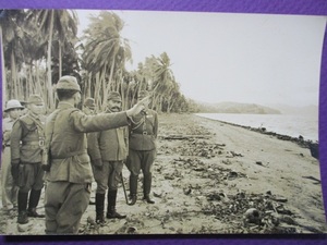 ★生写真　日本軍　戦中　戦後　マニラ市　戦々写真　日本兵　軍人　視察　海岸　約１７，０㎝ｘ約１１，３㎝（４６）★