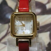 【美品】CABANE de zucca カバンドズッカ キャラメル 腕時計 赤 エナメル レディース _画像2