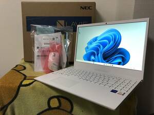 2023年8月発売 美品 PC-N1570GAW 新品高速SSD1TB メモリ16GB Core i7 Wi-Fi6 Windows11 Office NEC LAVIE N1570 N1570GAW