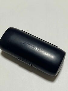 Bose 充電ケースと左耳