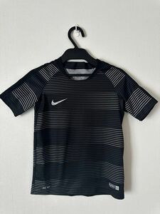 NIKE ナイキ　プラシャツ　Tシャツ　半袖　美品　サッカー　フットサル　キッズ　ジュニア　