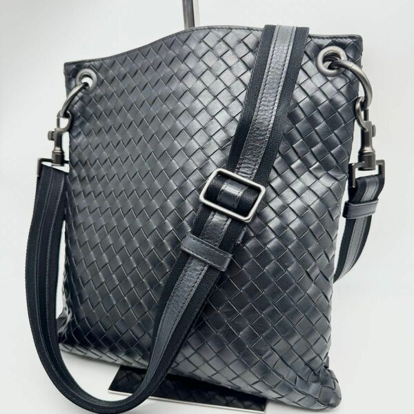 【正規品・極美品】BOTTEGA VENETA ボッテガヴェネタ ショルダーバッグ イントレチャート 黒